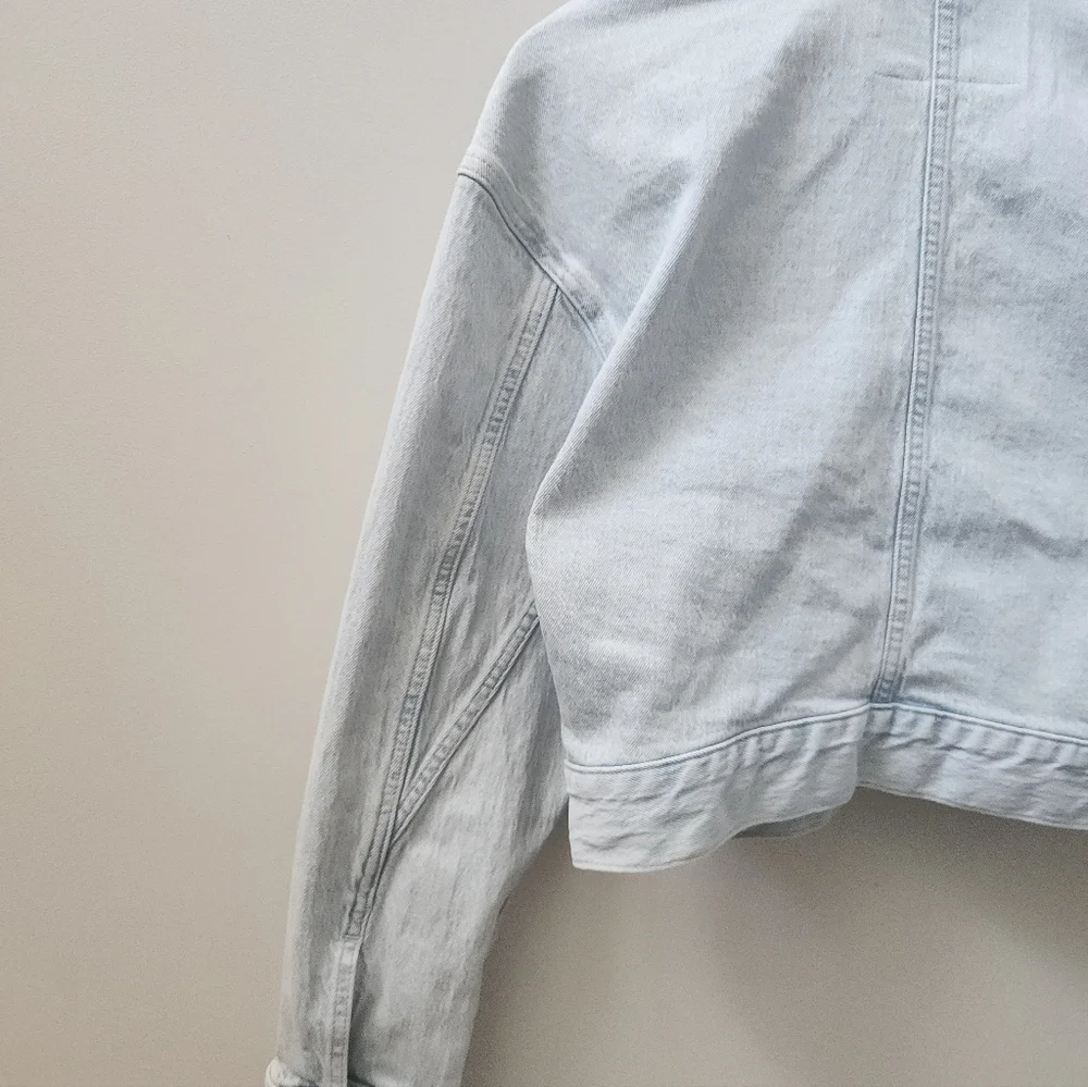 Calvin Klein Cropped Denim Jacket Size Small Light Wash - Picture 8 of 8